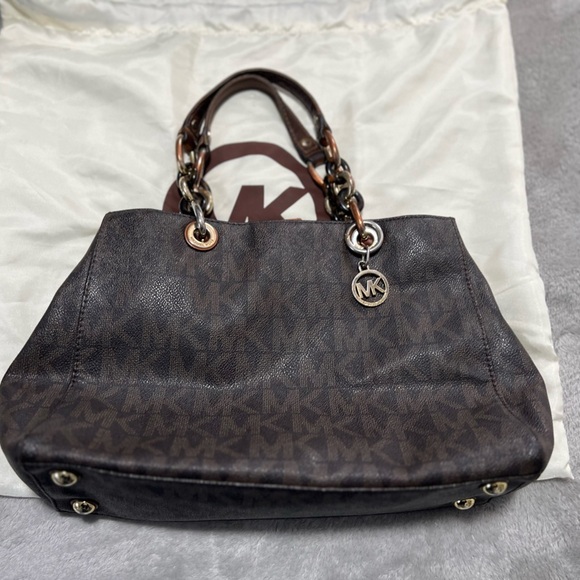 Micheal Kors Signature Tote - Picture 1 of 14